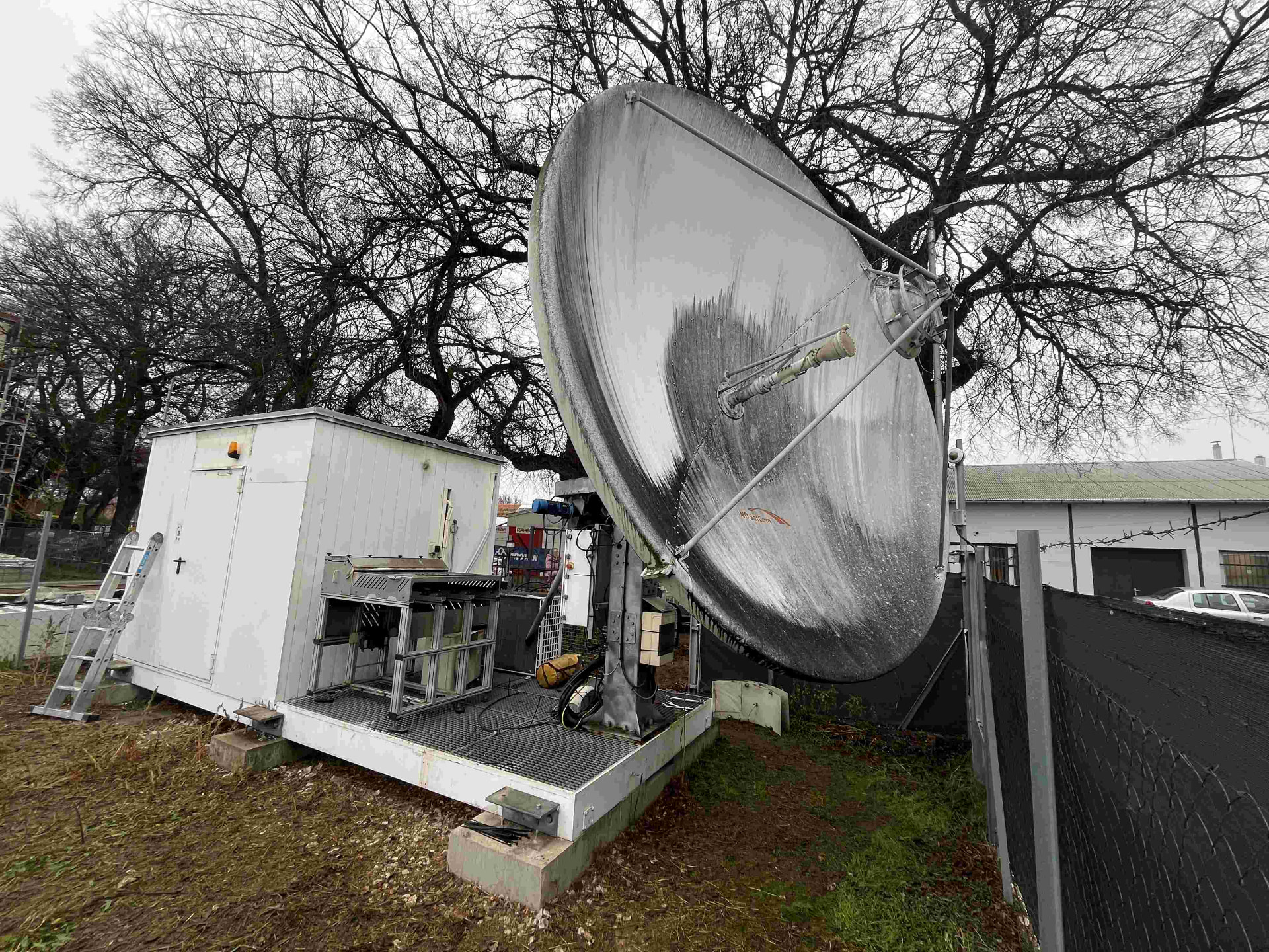 بدأ توسيع محطتنا الأرضية من Debrecen، والتي بعد التجديد ستوضع على سطح سكن K0 في الربيع.